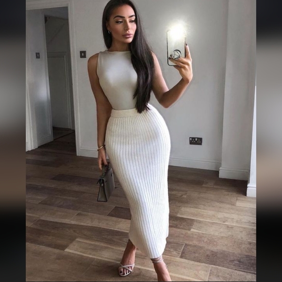 Zara Dresses & Skirts - Zara Elegant White Ribbed Pencil Midi Skirt